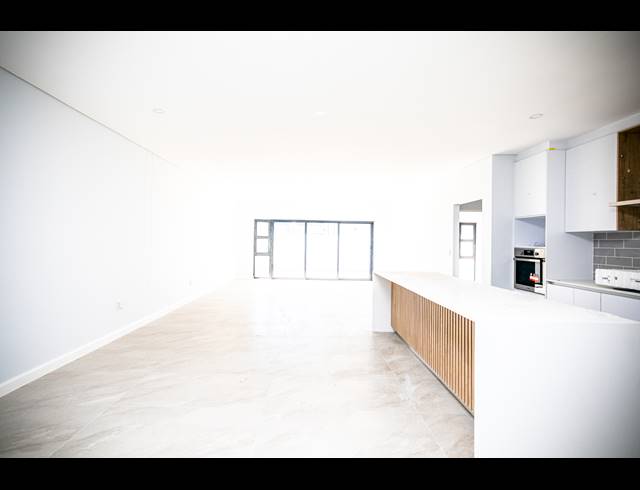 4 BEDROOM FREEHOLD FOR SALE IN SANDOWN